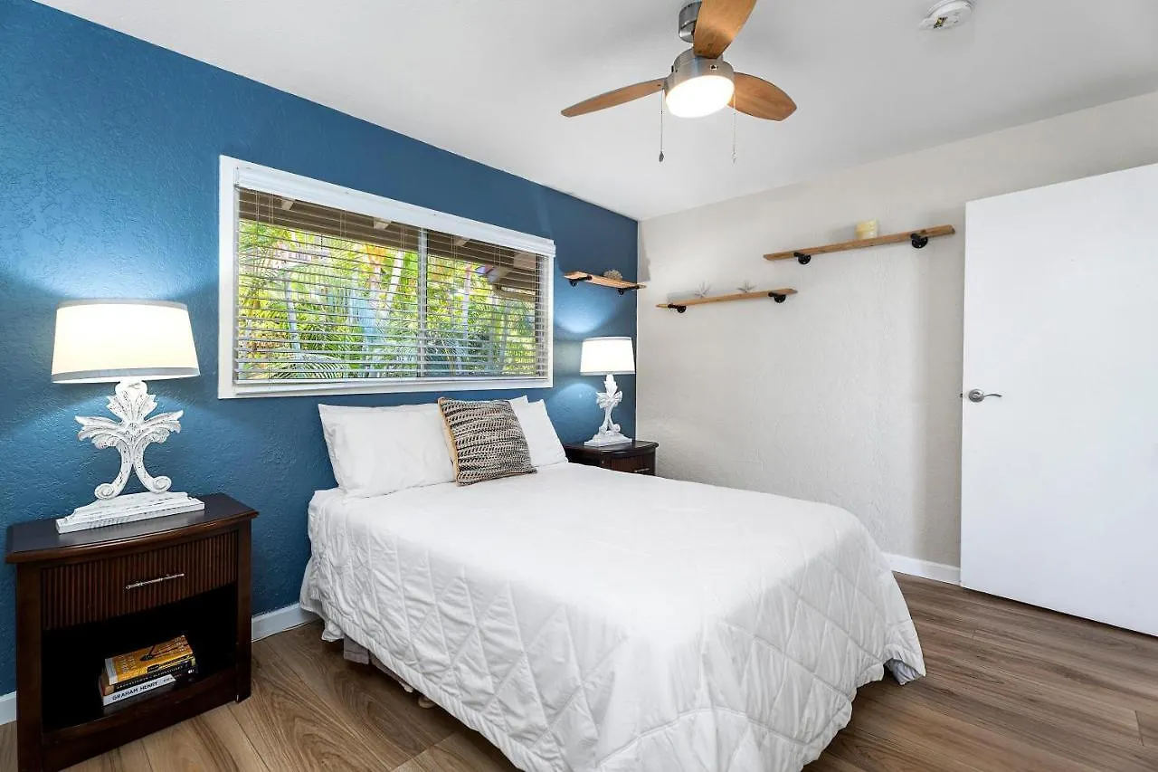 Halekii Sunset Beautiful 4 Bedroom Kealakekua Home USA