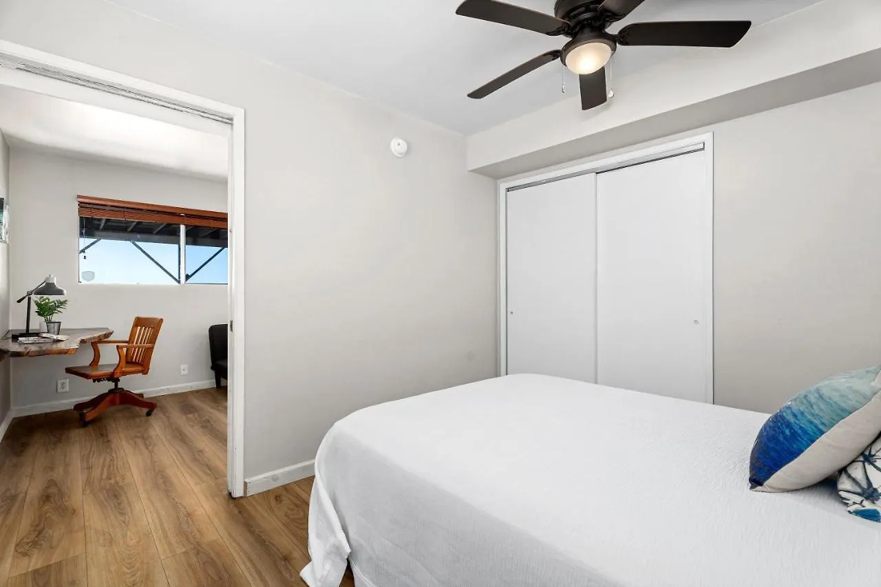Halekii Sunset Beautiful 4 Bedroom Kealakekua Home 0*,  USA