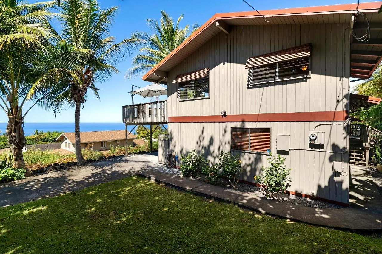Halekii Sunset Beautiful 4 Bedroom Kealakekua Home 0*,  USA